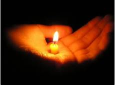 hand_candle