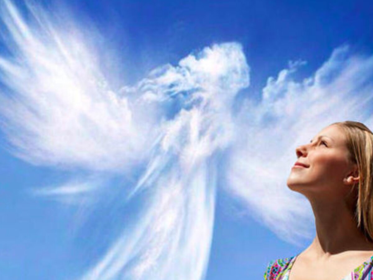 Размышления об ангелах на каждый. Ангел в раздумье. Женское лицо в небе фото. Фото ангела в раздумье.